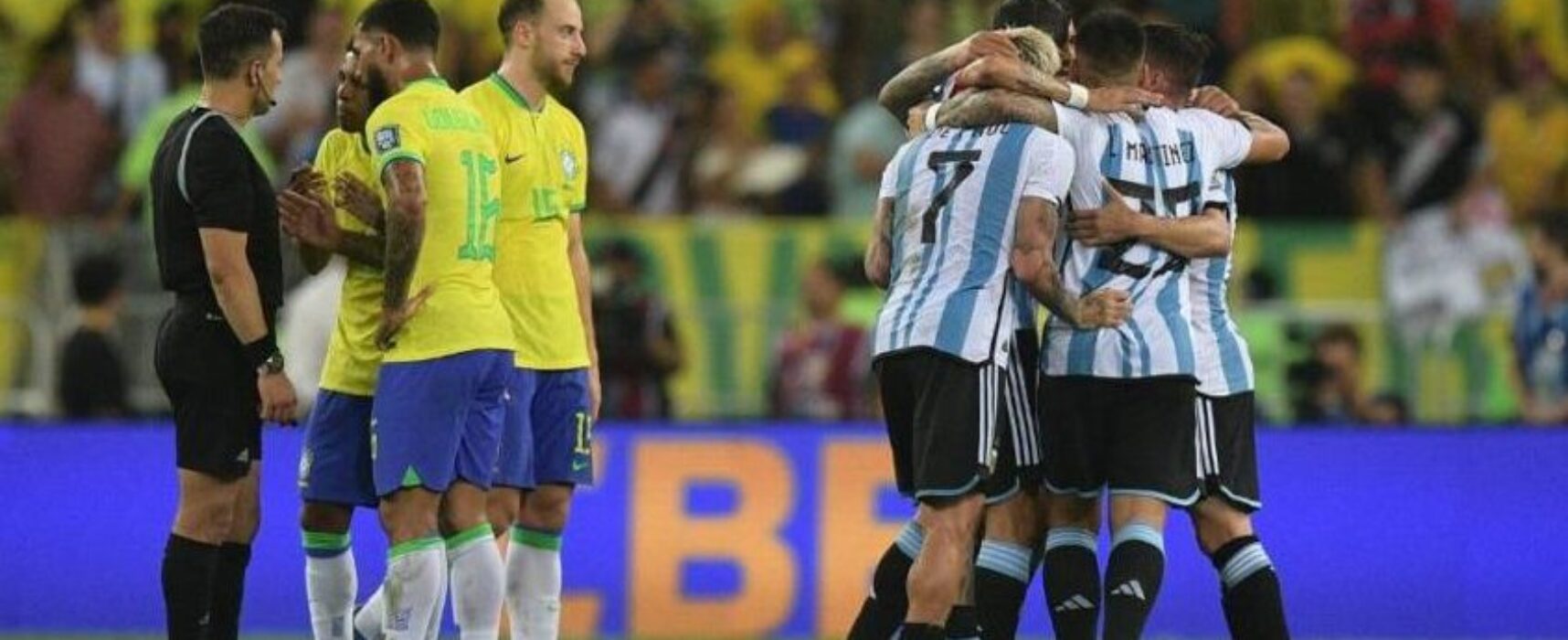 Brasil perde para a Argentina e amarga terceira derrota consecutiva sob o comando de Diniz