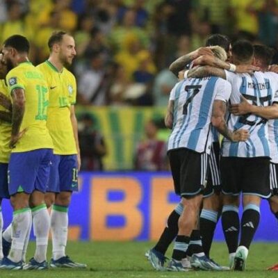Brasil perde para a Argentina e amarga terceira derrota consecutiva sob o comando de Diniz