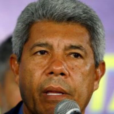 Jerônimo sanciona lei que institui o programa Bahia Sem Fome