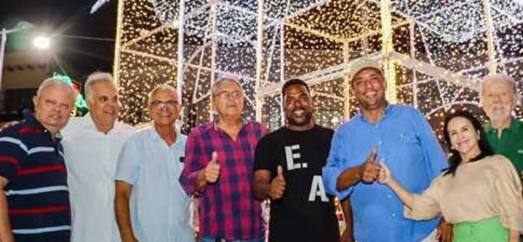 Durante abertura oficial do Natal Encantado, Mário Alexandre entrega reforma da Praça Dom Eduardo