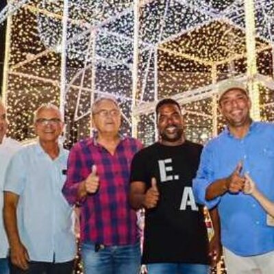 Durante abertura oficial do Natal Encantado, Mário Alexandre entrega reforma da Praça Dom Eduardo