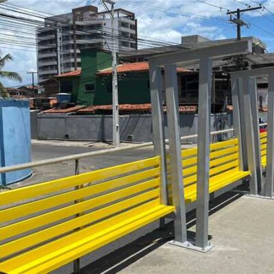 Primeiros pontos de ônibus são instalados na Orla Sul; serviço deve ser concluído nos próximos dias