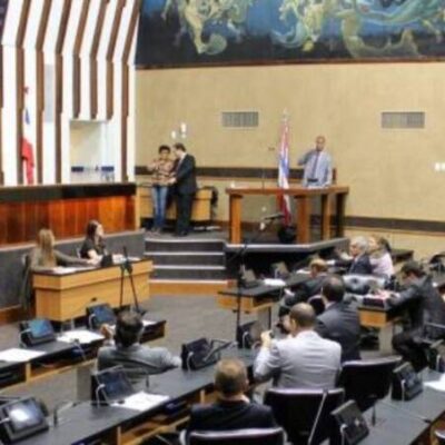 Alba aprova isenção de IPVA para veículos elétricos de até R$ 300 mil