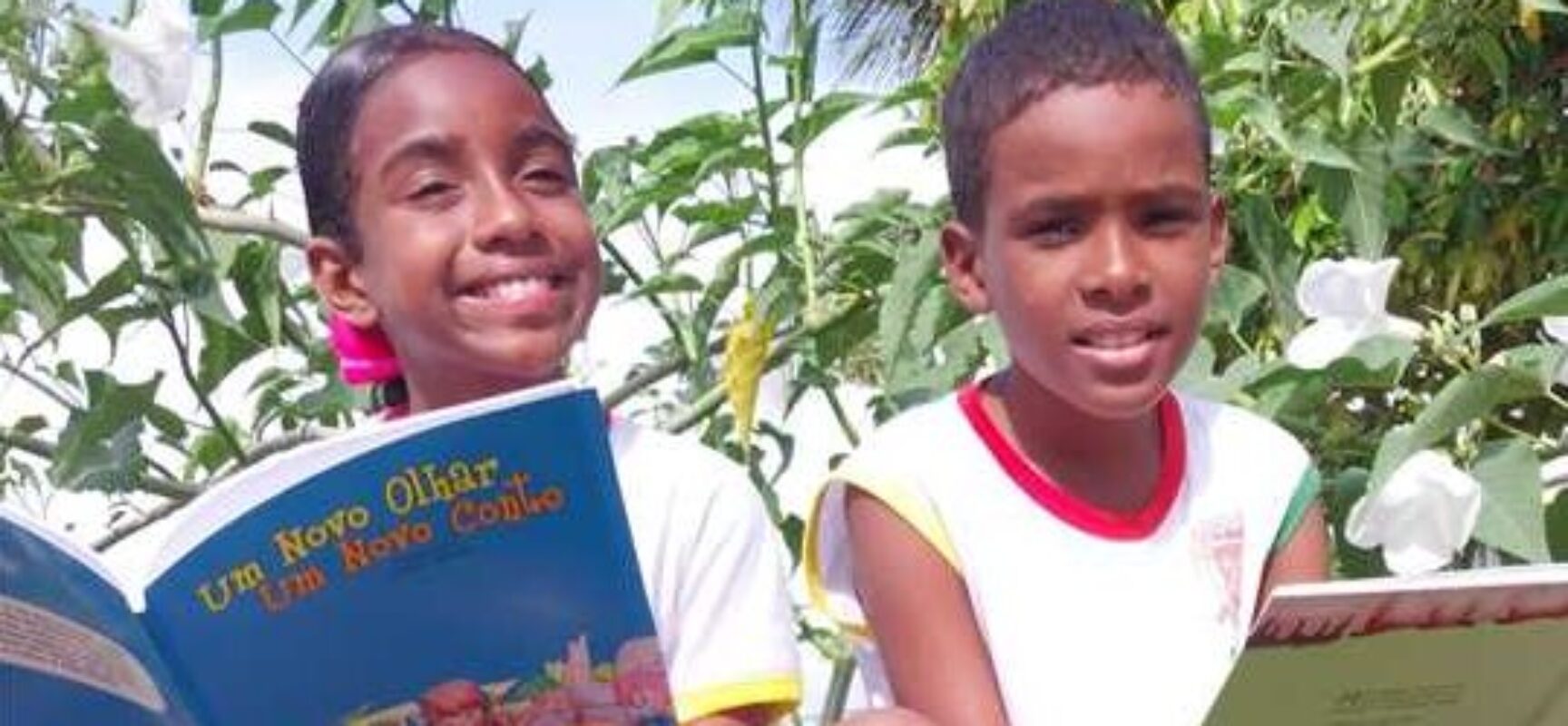 Alunos da Rede Municipal lançam livro através do projeto Nas Ondas da Leitura