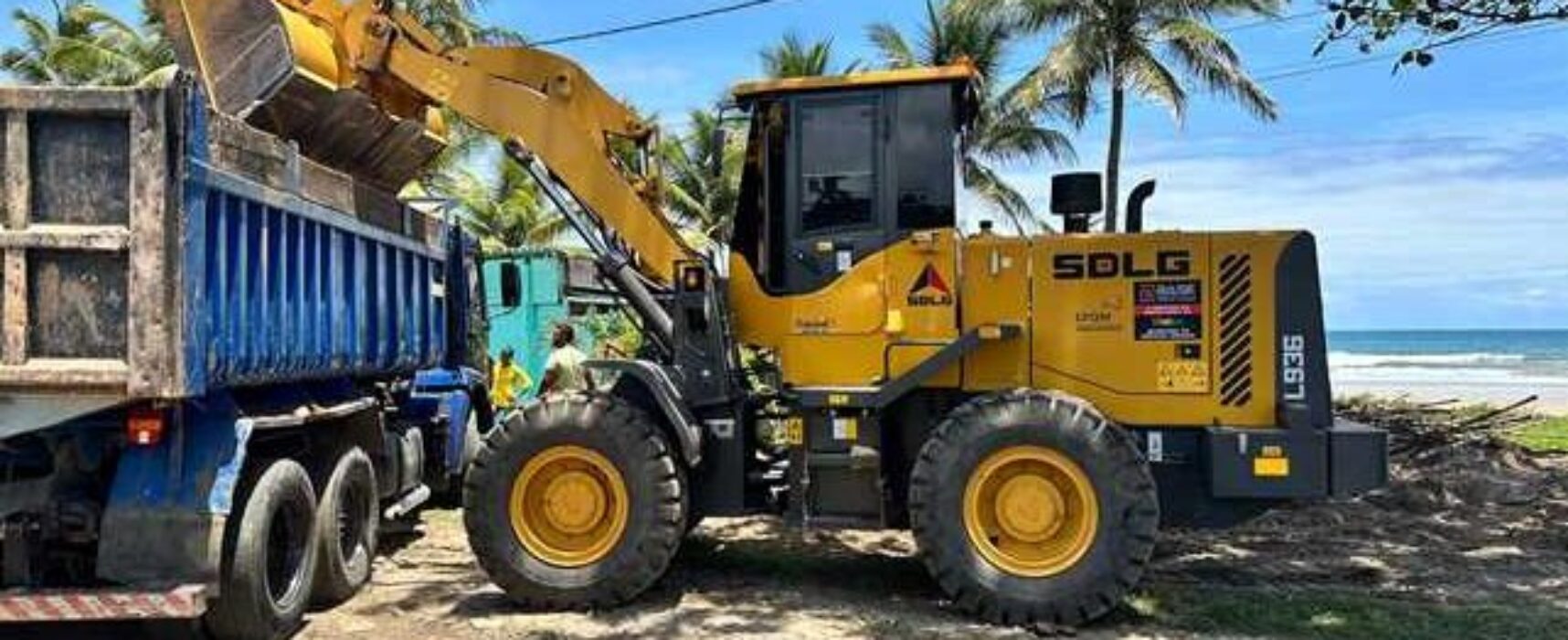 Município intensifica ações e garante limpeza na orla de Ilhéus