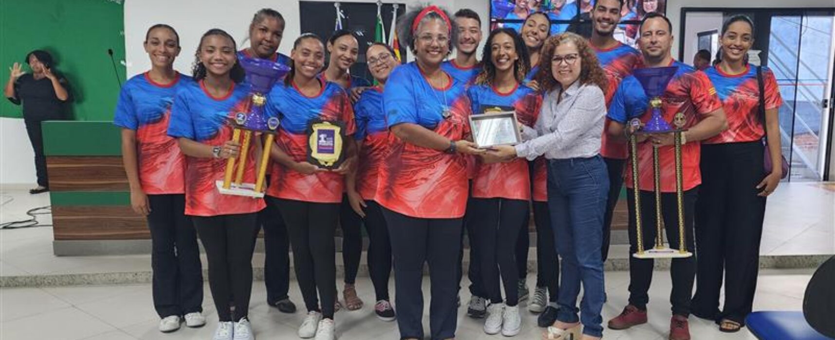 Câmara homenageia o Studio de Dança Eliana Fonseca com Moção de Aplausos e Congratulações