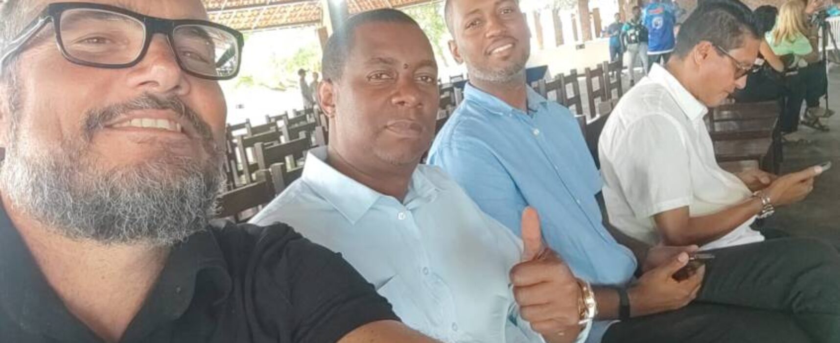 Secretário Luiz Carlos Escuta e, Danilo Rabat representam Marão na reapresentação do Itabuna E.C