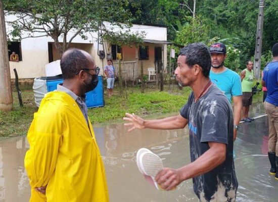 Ilhéus: Bebeto Galvão se solidariza com famílias afetadas pela chuva e defende prioridade nos investimentos para contenção de encostas*