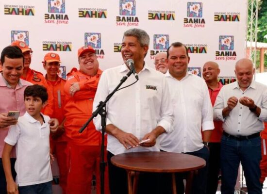 *Jerônimo entrega novos veículos para reforçar operações de combate a incêndio, resgate, prevenção e fiscalização do Corpo de Bombeiros