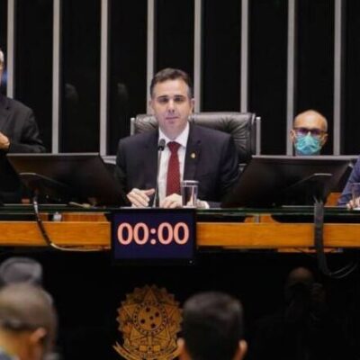 Pacheco é cobrado por parlamentares a devolver MP que reonera folha