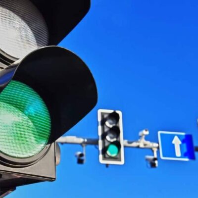 Mesmo em fase de teste, novos semáforos da Avenida Manoel Chaves  em Itabuna funcionam plenamente.
