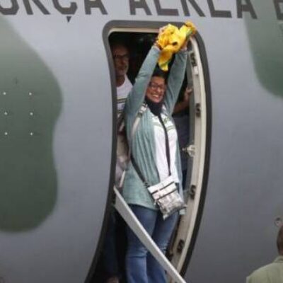 Voo para resgatar mais brasileiros em Gaza decola na quinta