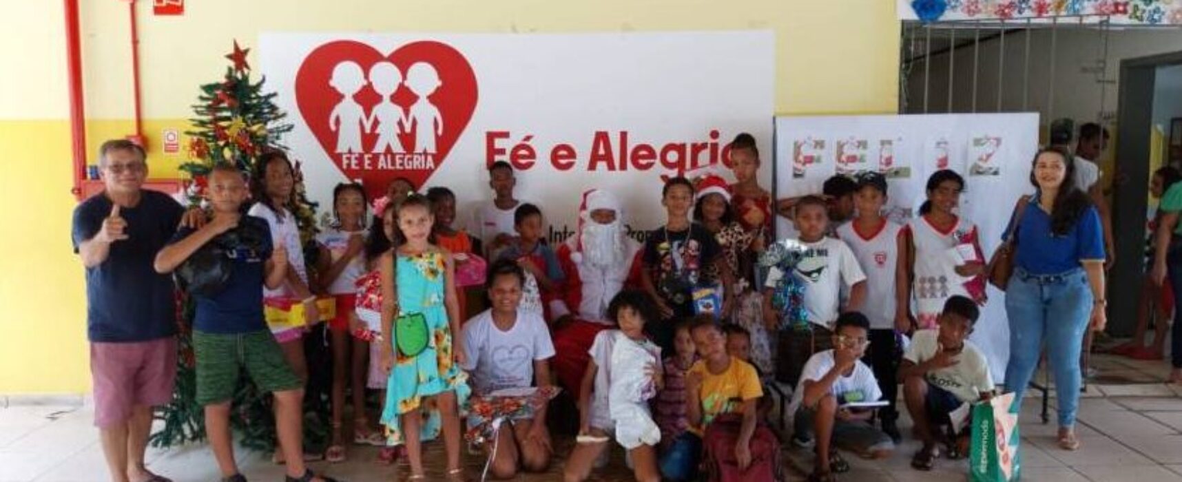 Agência Correios Ilhéus realiza café da manhã e entrega Presentes de Natal na Escola Fé e Alegria, NSV