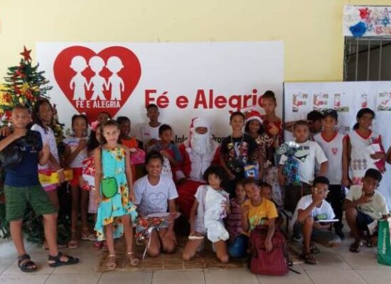 Agência Correios Ilhéus realiza café da manhã e entrega Presentes de Natal na Escola Fé e Alegria, NSV