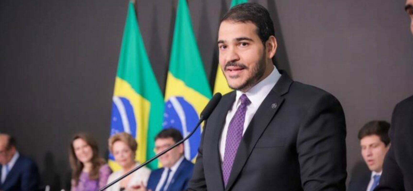 Atos do 8 de Janeiro refletem necessidade de regulação das redes sociais, diz advogado-geral da União