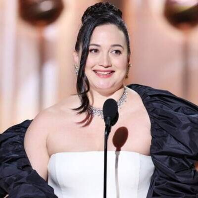 Lily Gladstone é a primeira mulher indígena a ganhar o Globo de Ouro
