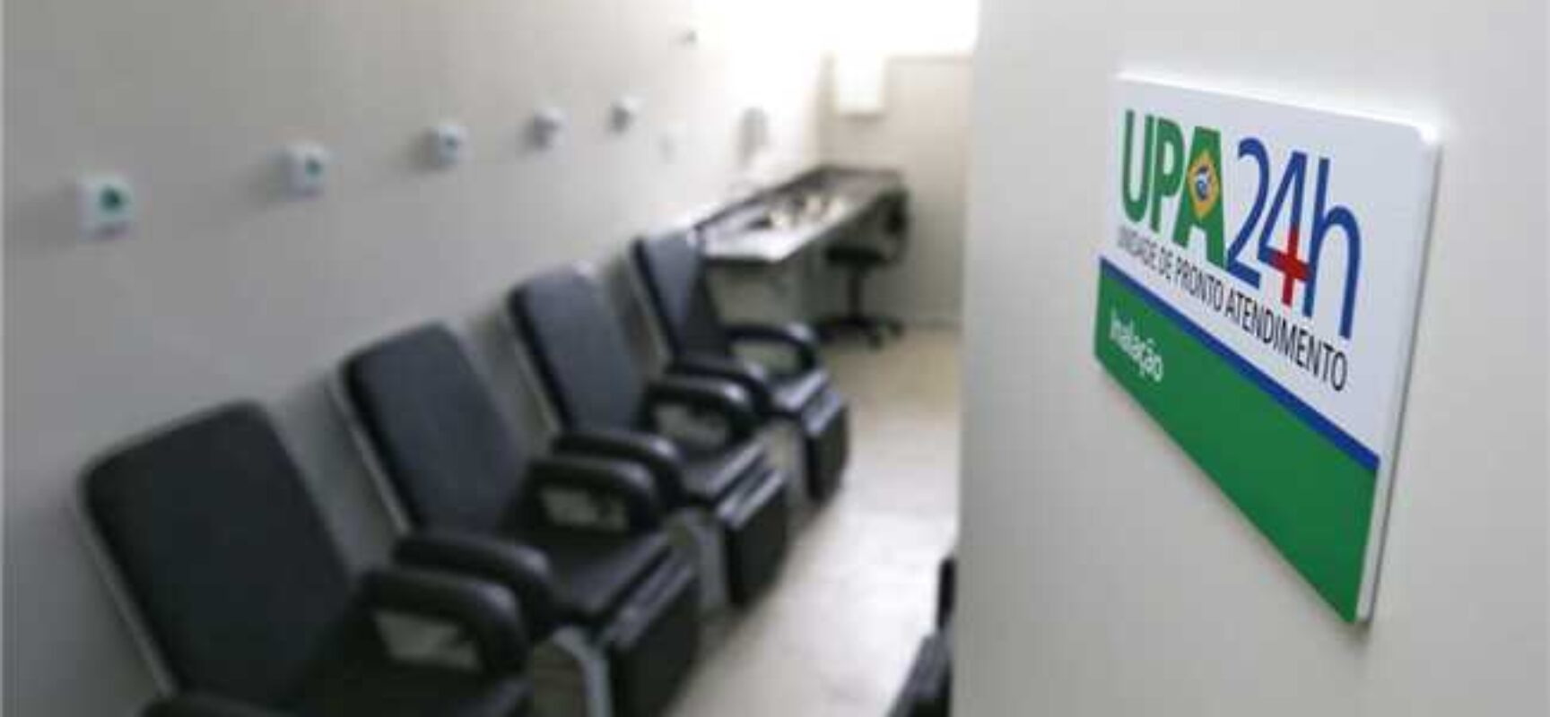 Chuva invade sala da UPA da Esperança, mas unidade de saúde segue com atendimento normal