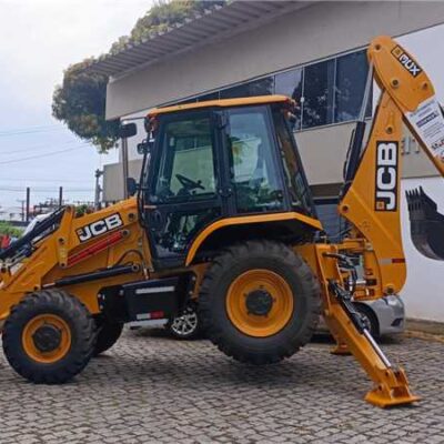 Município recebe retroescavadeira para fortalecer ações na zona rural de Ilhéus