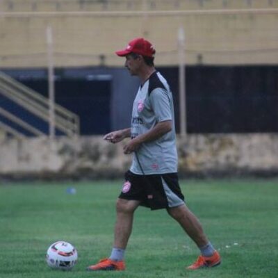 Betinho quer mais do Barcelona contra o Jequié