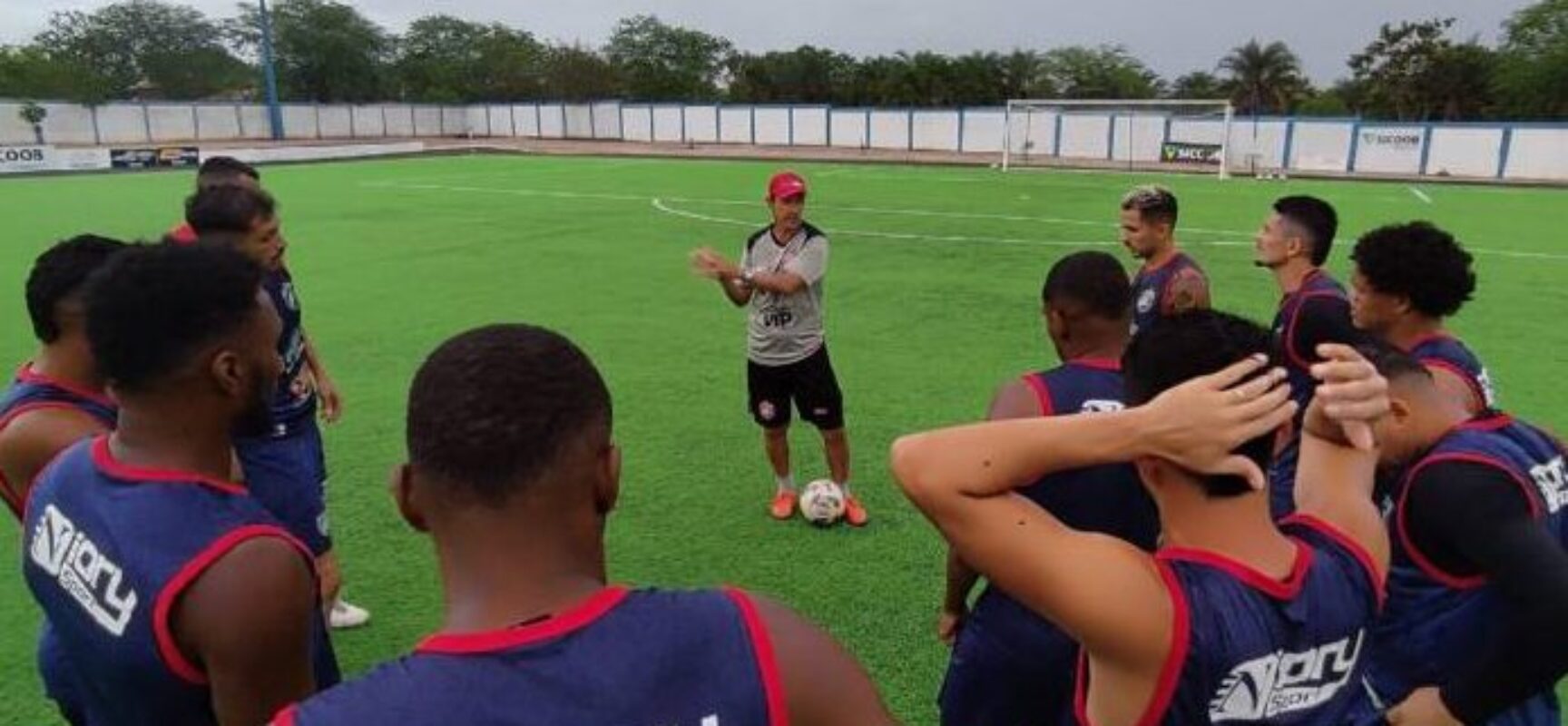 BARCELONA-ILHÉUS: Betinho chama atenção para duelo com Jacobina 