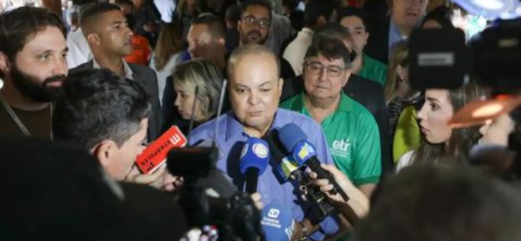 Rede de saúde do DF entra em colapso por dengue, diz governador