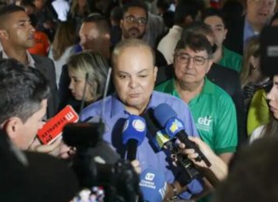 Rede de saúde do DF entra em colapso por dengue, diz governador