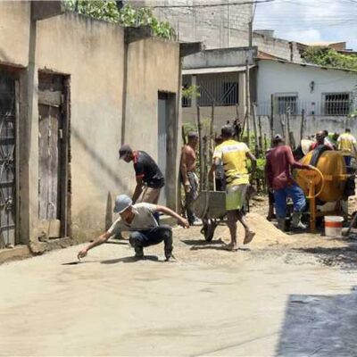 Prefeitura de Ilhéus contempla moradores do Salobrinho com programa de pavimentação comunitária