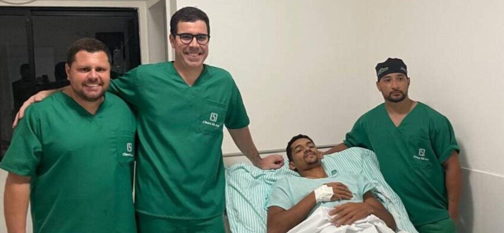 Lucas Araújo, do Barcelona de Ilhéus, enfrenta desafio após lesão durante partida contra o Vitória