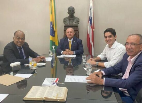 Governistas derrubam inscrição de Fabrício Falcão ao TCM; Adolfo Menezes nega ato para colocar comunista na disputa