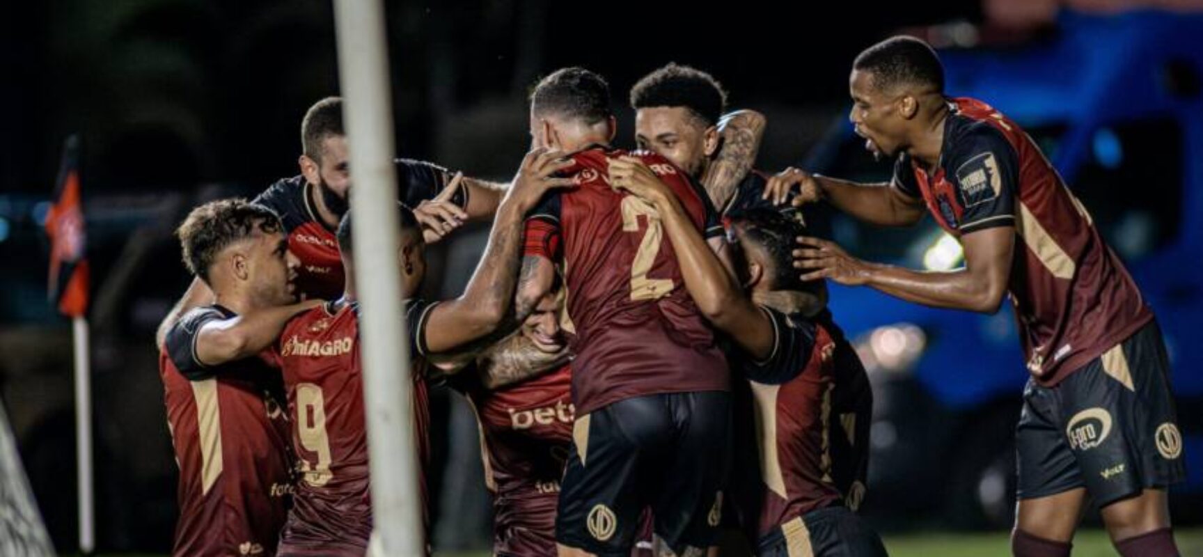 Vitória bate o Itabaiana de virada e entra no G-4 da Copa do Nordeste