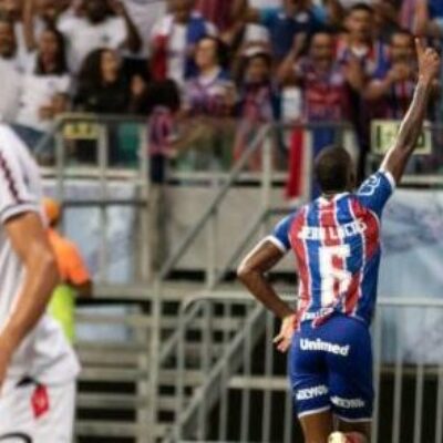 Bahia vira no 1º tempo, bate o Vitória e garante classificação antecipada à próxima fase do Nordestão