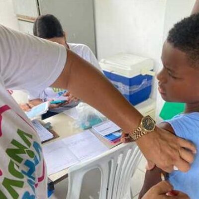 Vacinação contra a dengue: Ilhéus amplia a faixa etária para 10 a 14 anos