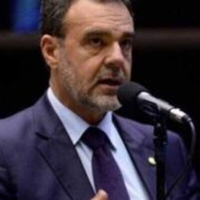 Daniel Almeida diz que exclusão do PCdoB não abala relação com governo