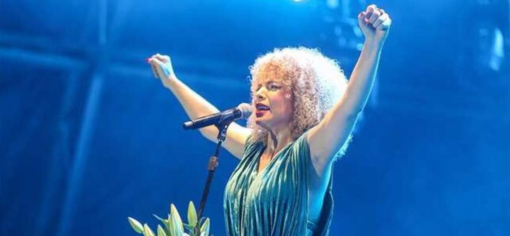 Dia Internacional das Mulheres com Marcha sobre a força da mulher e o grande show de Vanessa da Mata