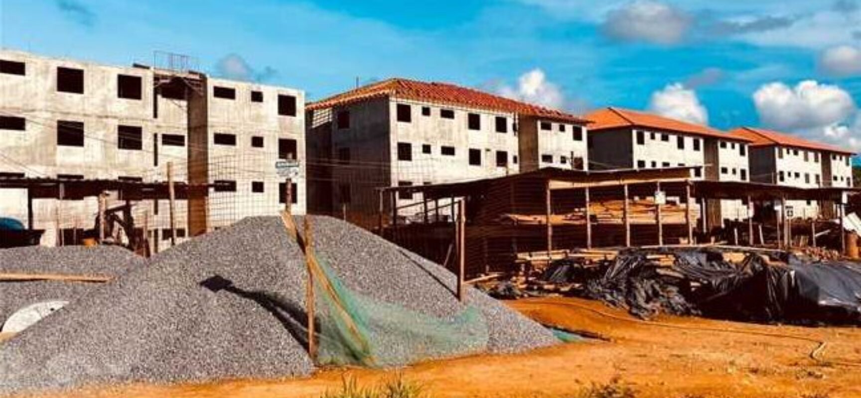 As obras dos apartamentos para as famílias vítimas das chuvas estão avançando a cada dia!