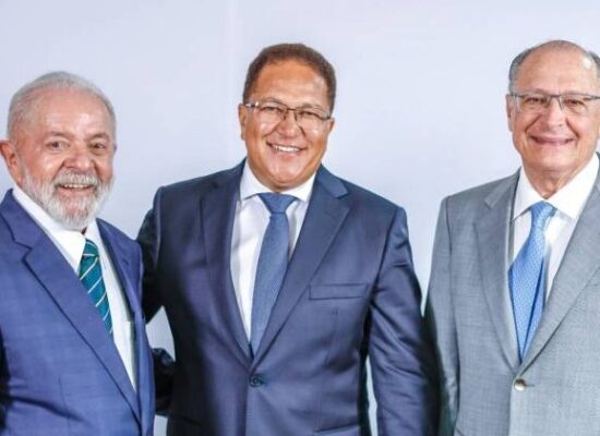 Prefeito Augusto Castro é recebido pelo presidente Lula e pelo vice, Geraldo Alckmin.
