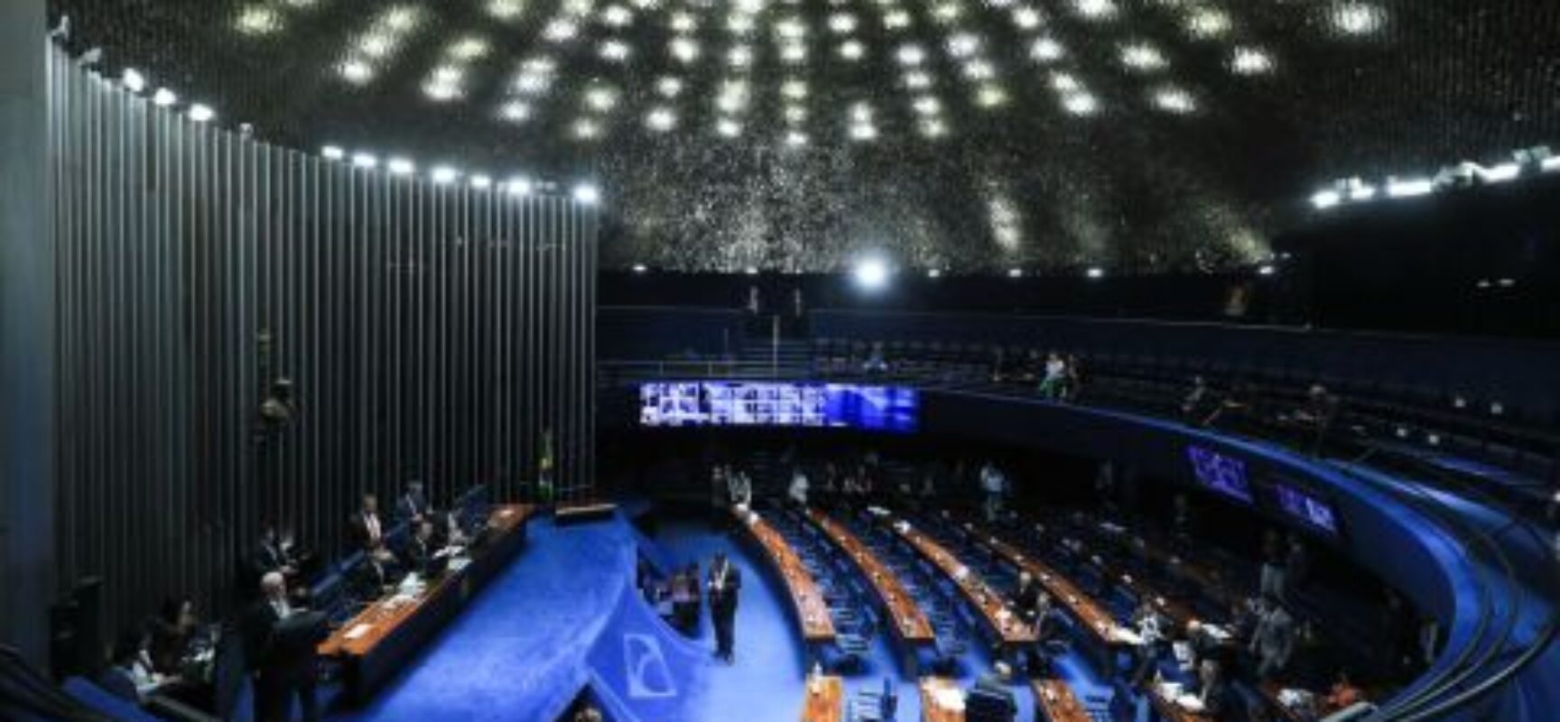 De pai para filho: homens e herdeiros políticos são maioria no Senado