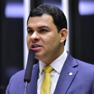 Projeto institui campanha de prevenção de crimes contra crianças e adolescentes cometidos com uso de IA