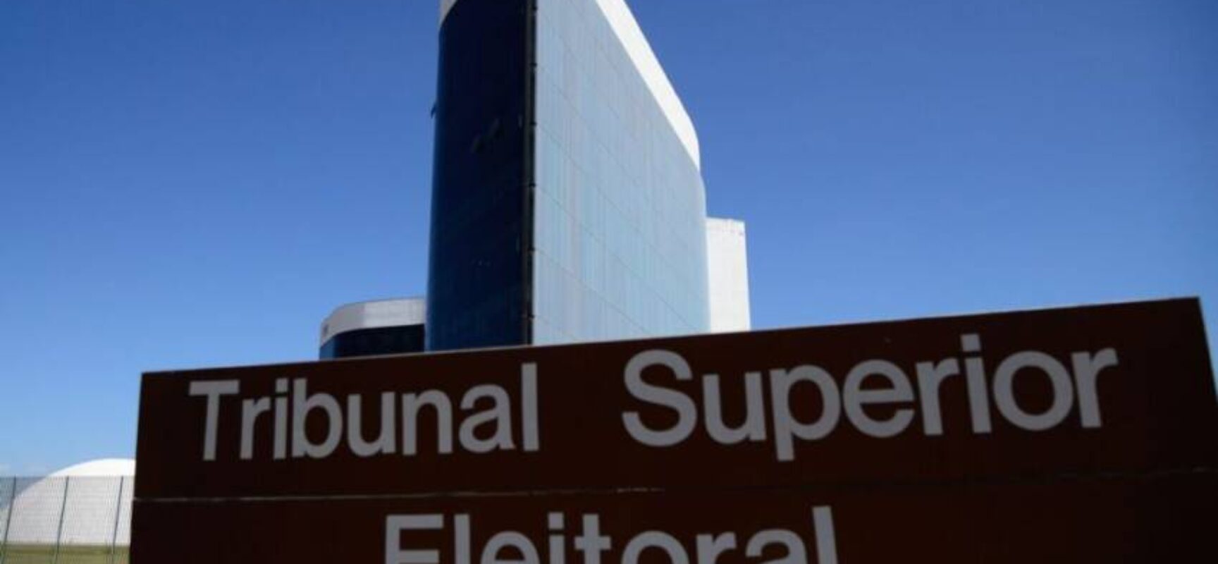 TSE condena ex-deputado do Ceará que disse que ganharia eleições “na bala”