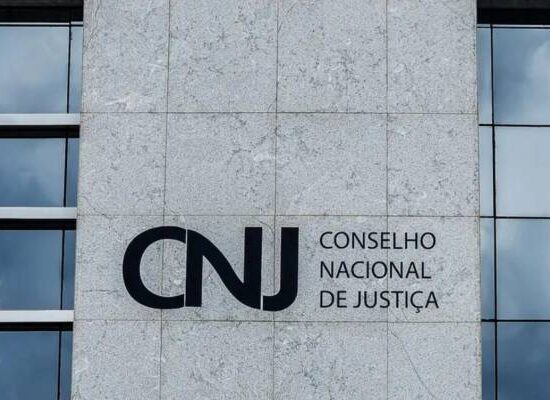 CNJ afasta Gabriela Hardt, juíza que condenou Lula, e três magistrados do cargo