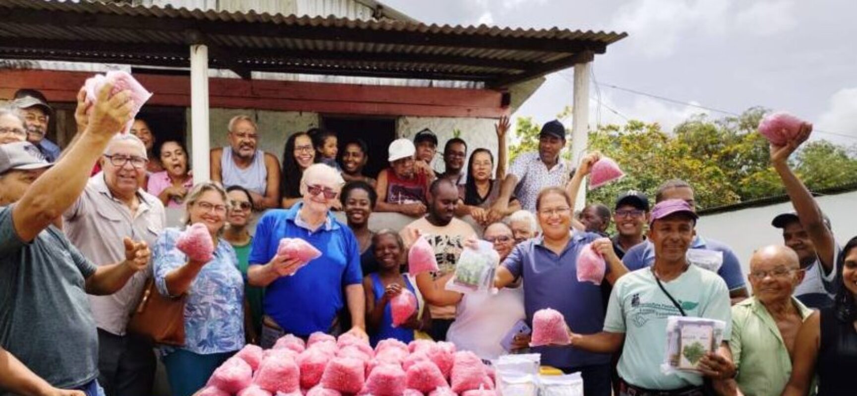 Prefeitura de Itabuna distribui cerca de 600 quilos de sementes de milho para 14 associações rurais