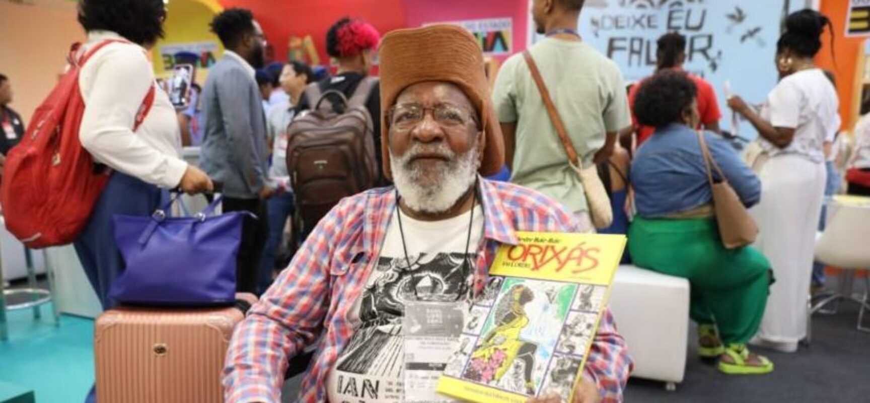 *Primeiro dia da Bienal do Livro Bahia promove encontro de estudantes da rede estadual com escritor premiado Itamar Vieira Júnior*