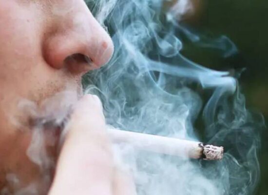 Reino Unido vai criminalizar venda de tabaco a nascidos depois de 2009