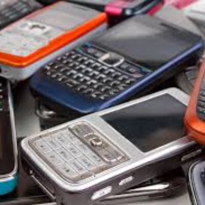 Projeto obriga operadoras a fornecerem à polícia dados sobre celulares irregulares habilitados