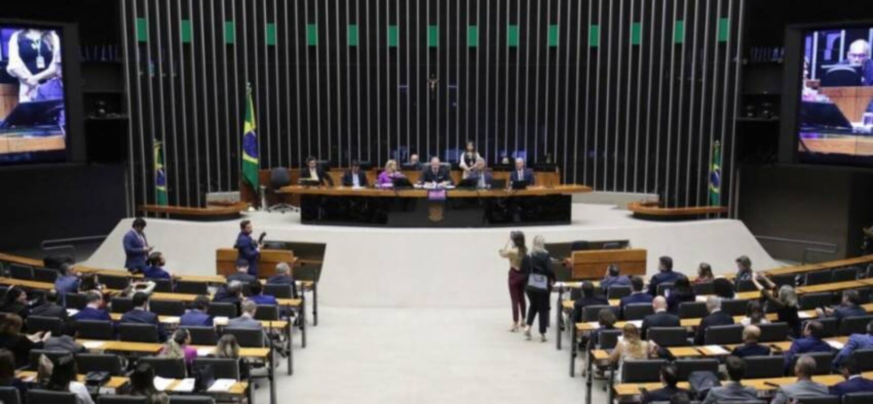 Câmara marca debate sobre PEC que criminaliza posse de drogas em qualquer quantidade