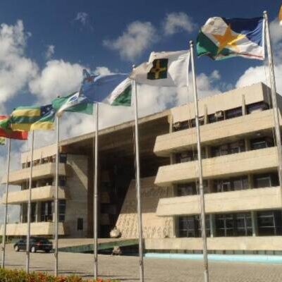 Governo da Bahia encaminha projetos de reajuste salarial de 4% e aumento de 66% no auxílio refeição do funcionalismo
