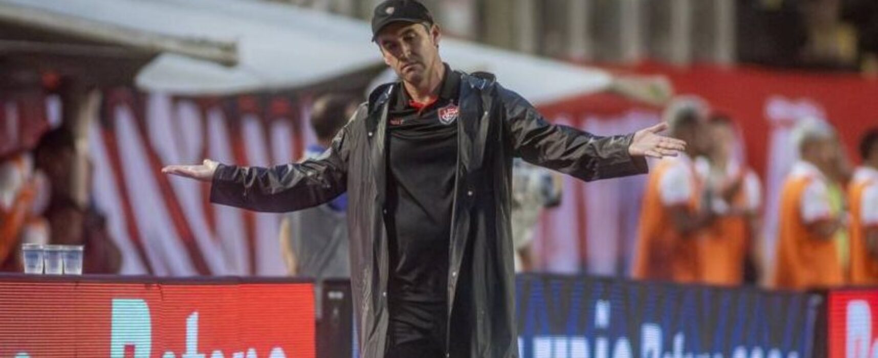 Condé reconhece entrega da equipe e avalia início no Brasileirão: “Preocupante”