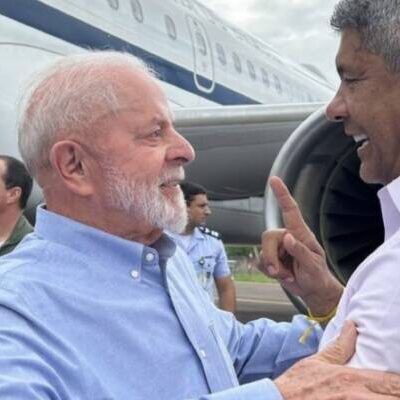 Lula desembarca na Bahia para inauguração de hospital e visita campus da UFSB