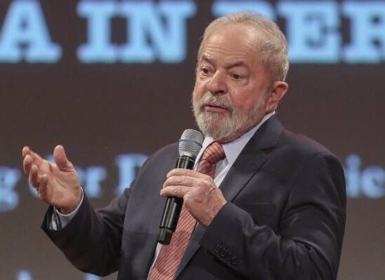 Lula pede liberdade para jornalista Julian Assange, fundador do WikiLeaks