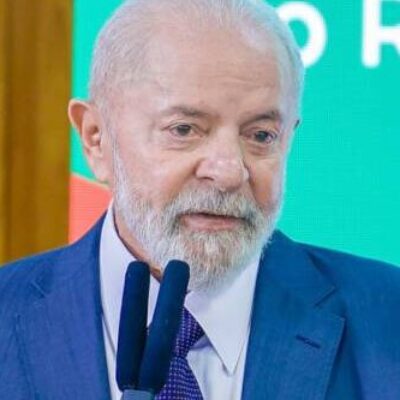 Lula afirma que governo prepara plano de prevenção a desastres climáticos para Estados